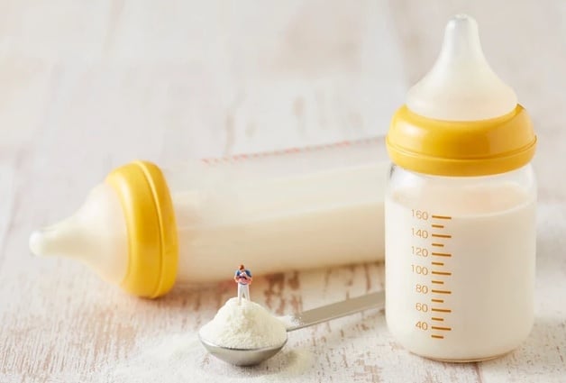 Mẹ có biết: Sữa công thức hâm 40 độ để được bao lâu?