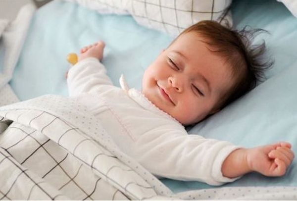 Đâu là nguyên nhân khiến da bé vẫn khô khi trời nồm?