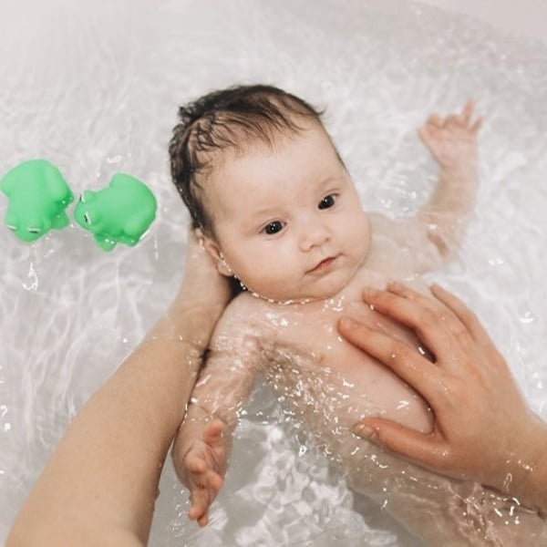 Hướng dẫn tắm cho bé mùa đông thế nào là đúng cách?