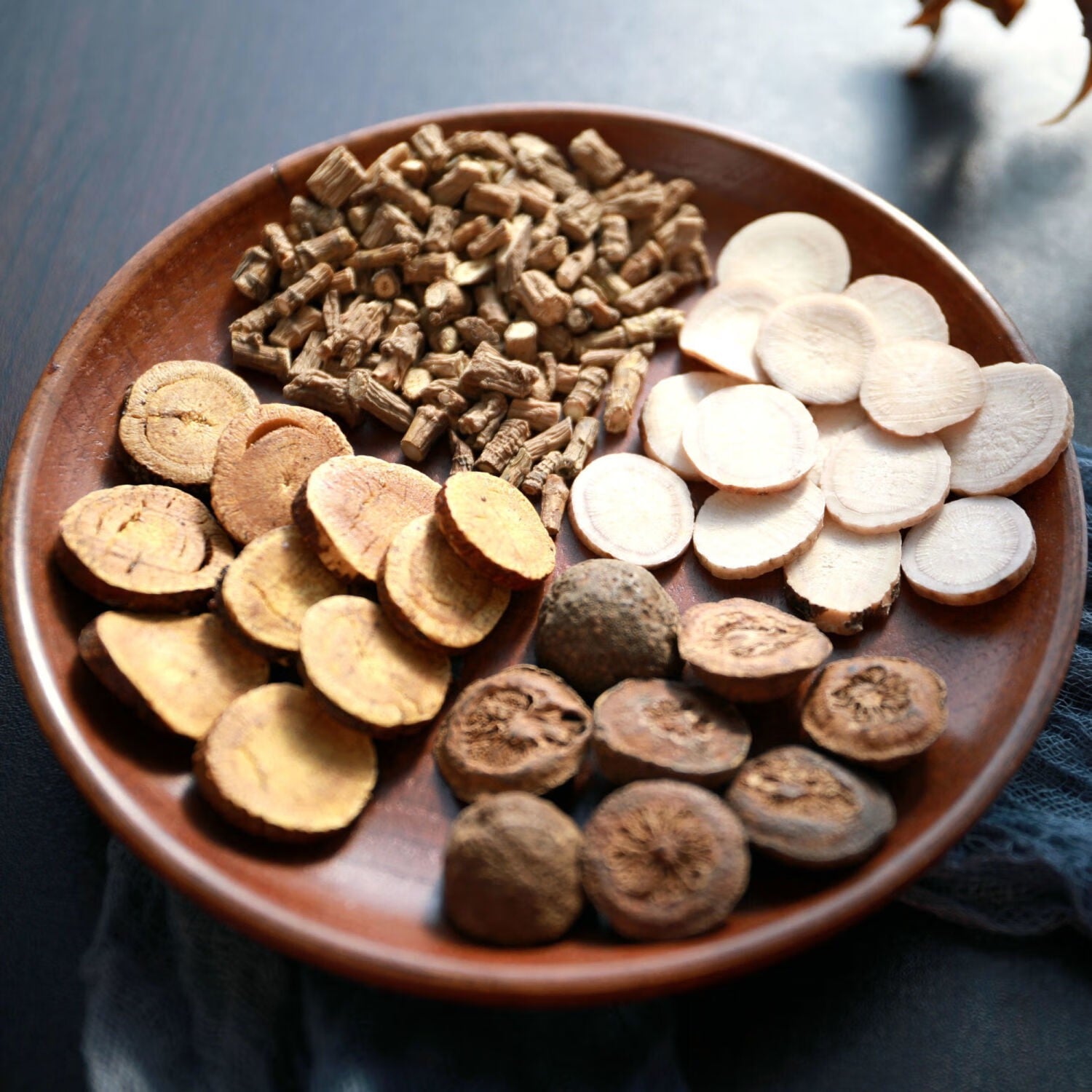 Tứ nghịch tán – Sơ can giải uất, điều hòa khí huyết, giảm stress