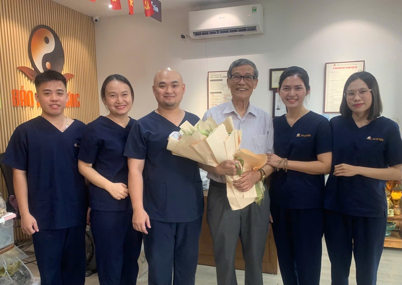 Phòng Khám Bảo Đại Đường Chúc Mừng Sinh Nhật PGS.TS. Lê Lương Đống