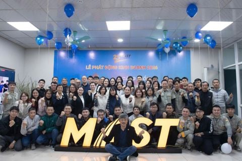 25 NĂM: CĂNG BUỒM - RA KHƠI - SẴN SÀNG - BỨT PHÁ