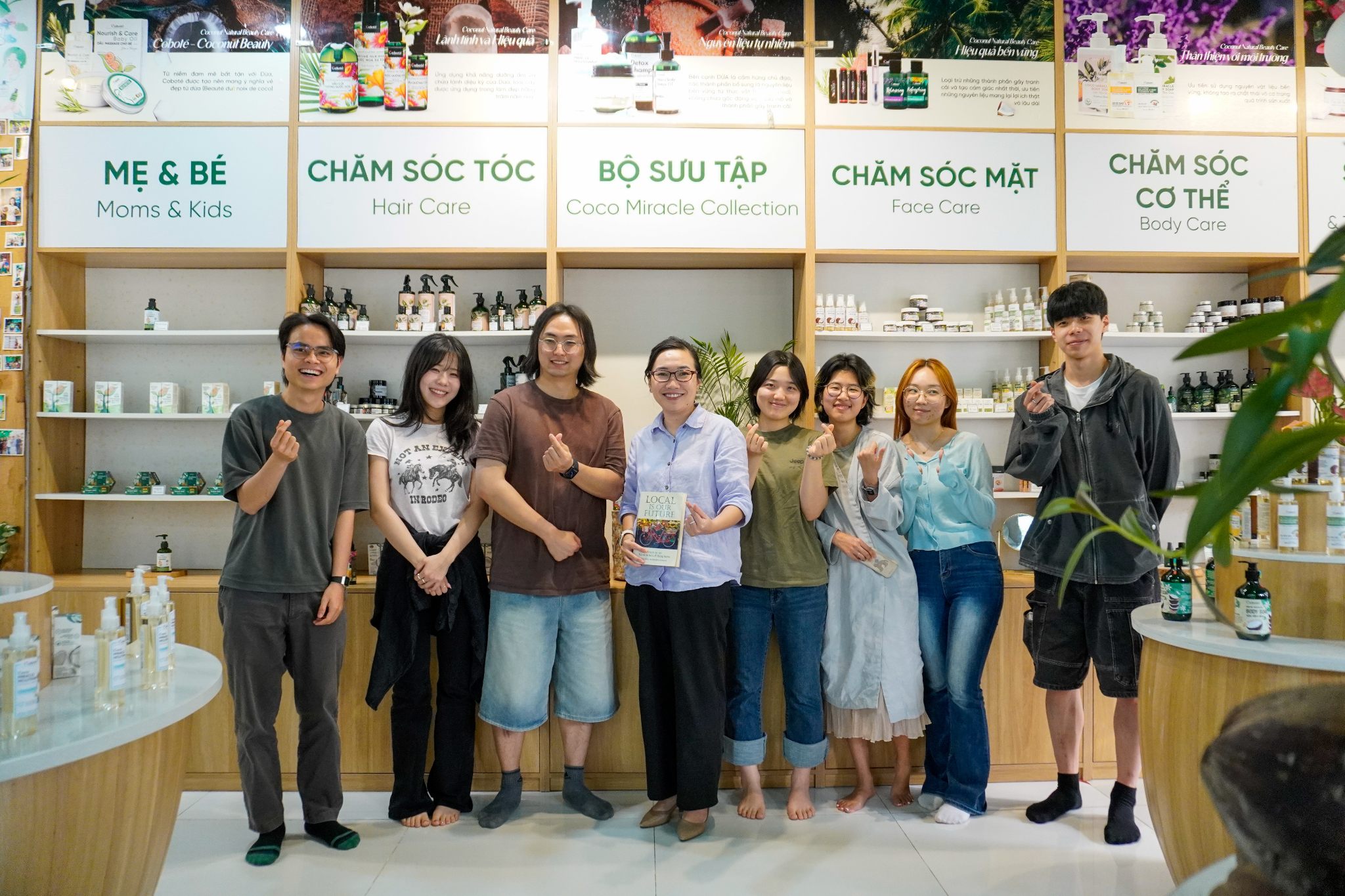 Đoàn sinh viên Leinn International đến tham quan showroom Coboté