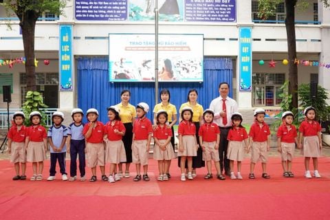 TRAO MŨ BẢO HIỂM – LAN TỎA VĂN HÓA AN TOÀN GIAO THÔNG CÙNG HEAD SƠN MINH