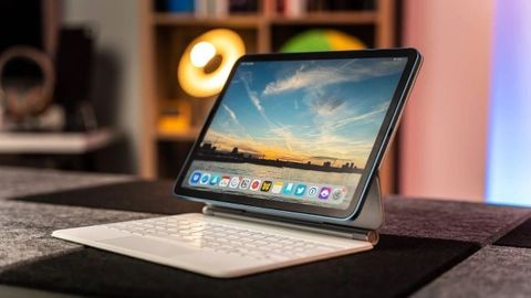 iPad Air 5 ra đời năm nào? Có nên nâng cấp iPad Air 5 trong năm 2025?