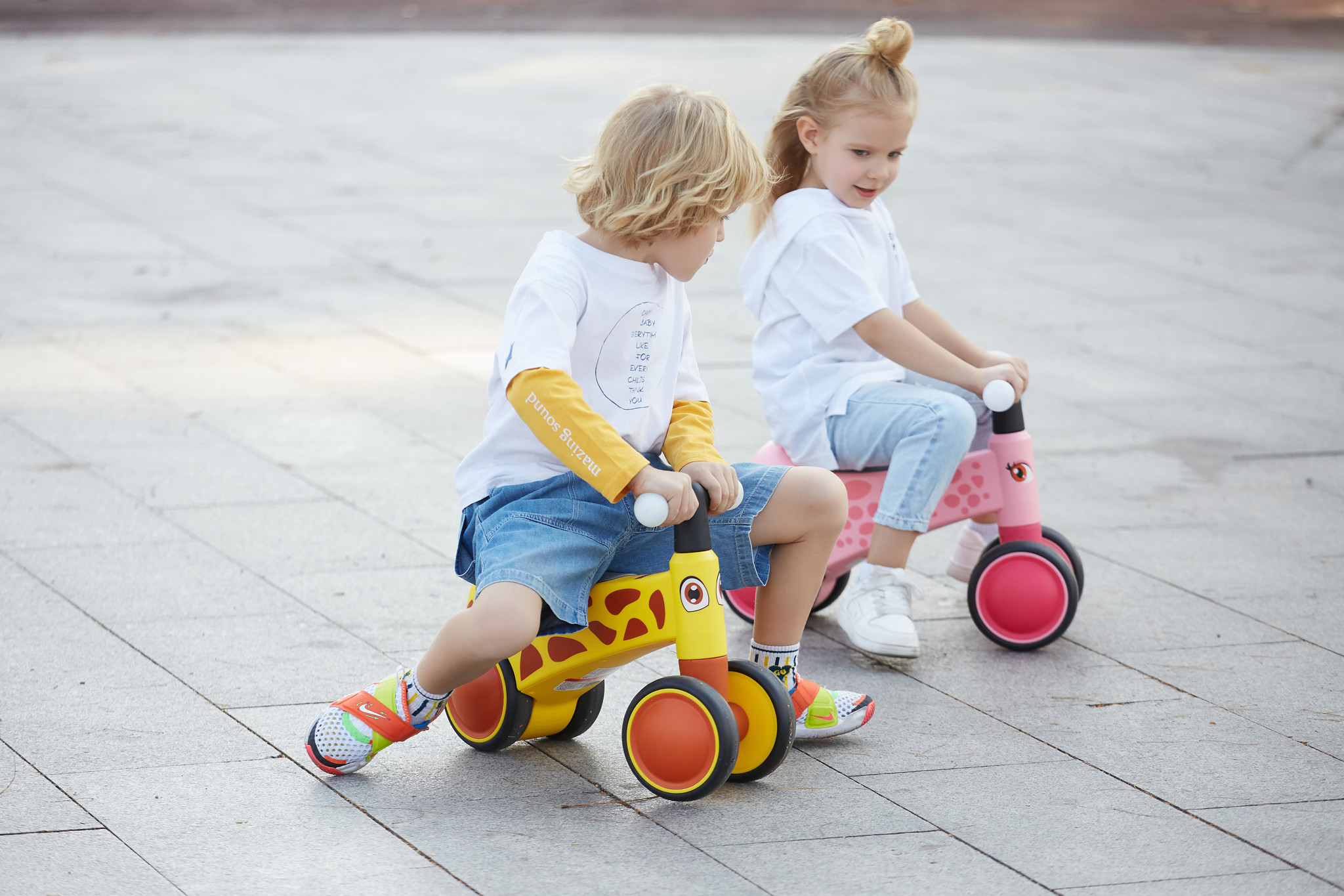 xe chòi chân cho bé kick'n'roll 01