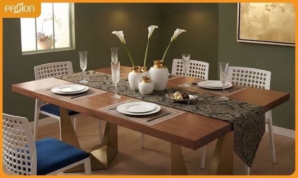 Phối giữa tấm lót bàn ăn và khăn trải bàn table runner