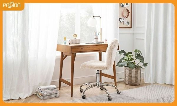 Bàn làm việc tại nhà tích hợp kệ lưu trữ