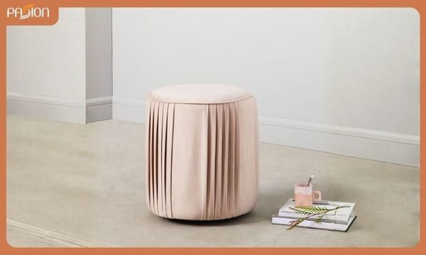 Ghế bàn trang điểm trong không gian sống