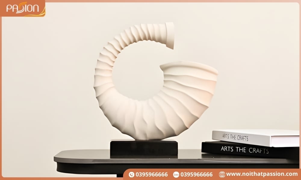 Ứng dụng tượng trang trí sừng ốc xà cừ Wabi Sabi trong decor nội thất