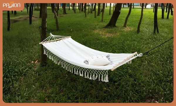 Phải treo võng lưới hammock đúng kỹ thuật