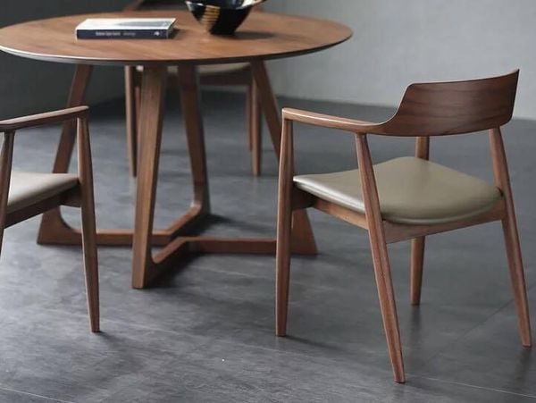 bàn ăn tròn gỗ sồi Twist