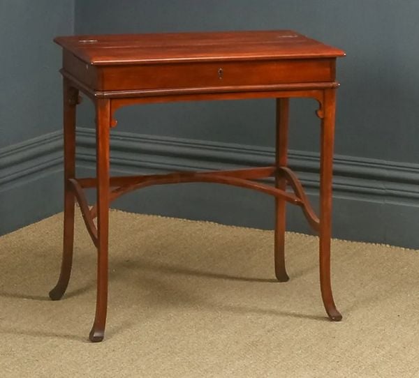 Bàn làm việc kiểu Châu Âu phong cách Edwardian