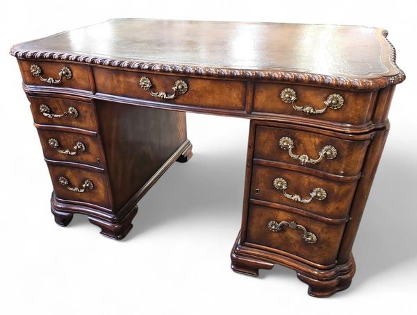 Bàn làm việc giám đốc phong cách cổ điển châu âu