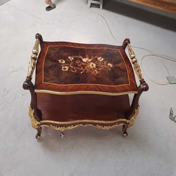 bàn trà nhỏ phong cách cổ điển Louis