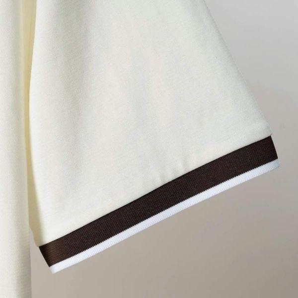 Chi tiết áo polo trắng cổ nâu big size nam AKYOO