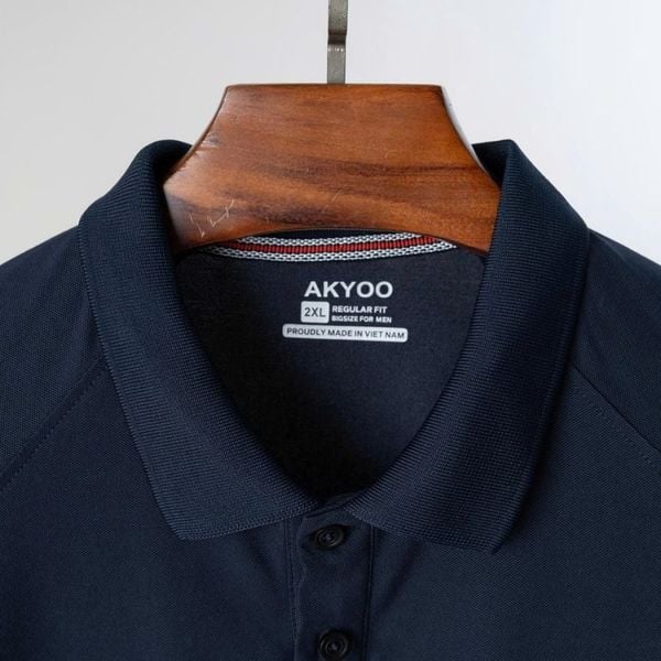 Chi tiết áo polo than trơn big size nam AKYOO, thời trang cho người ngoại cỡ từ 80-140kg
