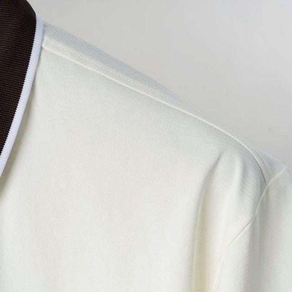 Chi tiết áo polo trắng cổ nâu big size nam AKYOO