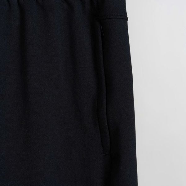Chi tiết quần short thun đen thêu big size nam AKYOO, thời trang cho người ngoại cỡ từ 80-140kg