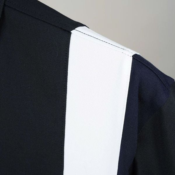 Chi tiết áo polo sọc đen big size nam AKYOO