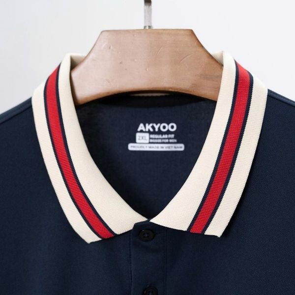 Chi tiết áo polo xanh cổ viền big size nam AKYOO, thời trang cho người ngoại cỡ từ 80-140kg