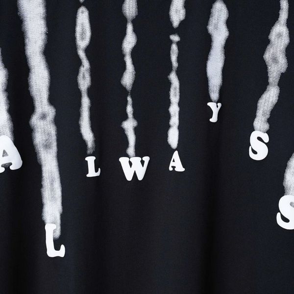 Chi tiết áo thun đen họa tiết big size nam AKYOO