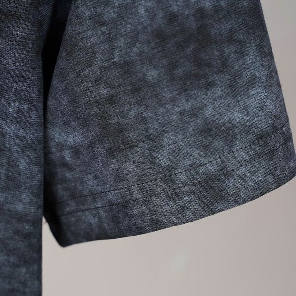 Chi tiết áo thun loang đen big size nam AKYOO