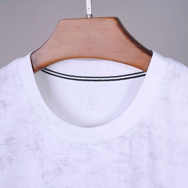 Chi tiết áo thun loang đen big size nam AKYOO