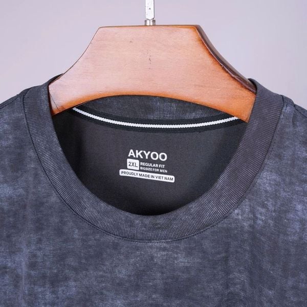 Chi tiết áo thun loang xám big size nam AKYOO