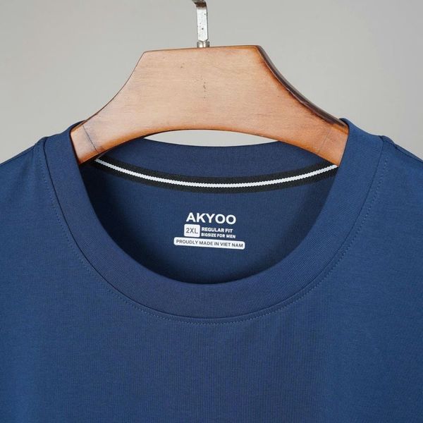Chi tiết áo thun than in big size nam AKYOO