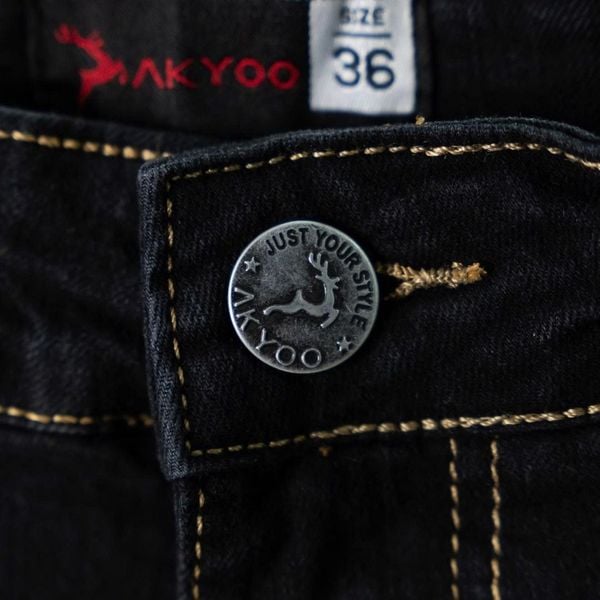 Chi tiết quần jean đen viền big size nam AKYOO, thời trang cho người ngoại cỡ từ 80-140kg