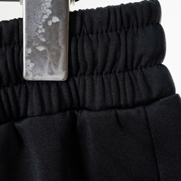 Chi tiết quần short thun đen họa tiết big size nam AKYOO