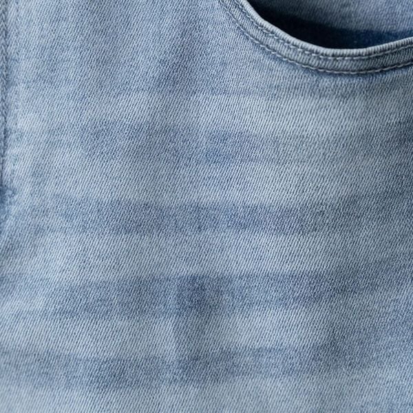 Chi tiết quần short jean nhạt big size nam AKYOO