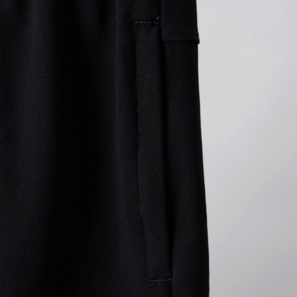 Chi tiết quần short thun đen in big size nam AKYOO