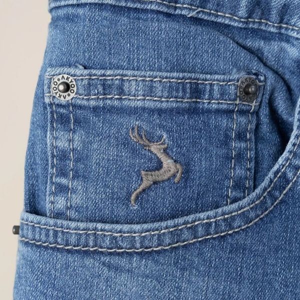 Chi tiết túi phụ và logo hươu thêu quần short jean SJ N WAS