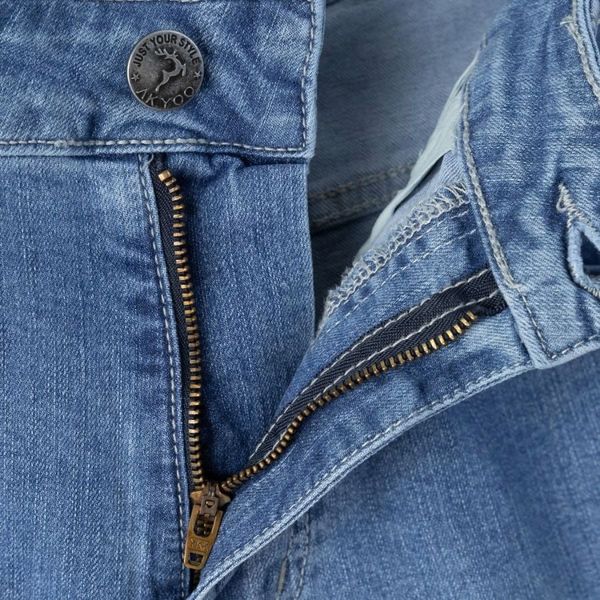 Chi tiết khóa kéo quần short jean xanh wash nam AKYOO