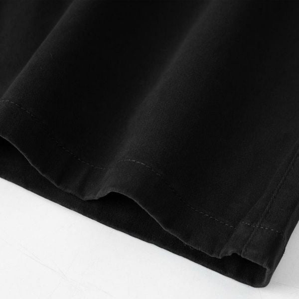Cận chất liệu kaki và đường may gấu quần short big size nam màu đen