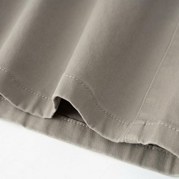 1. Chi tiết chất kaki và đường may gấu quần short ghi nam big size