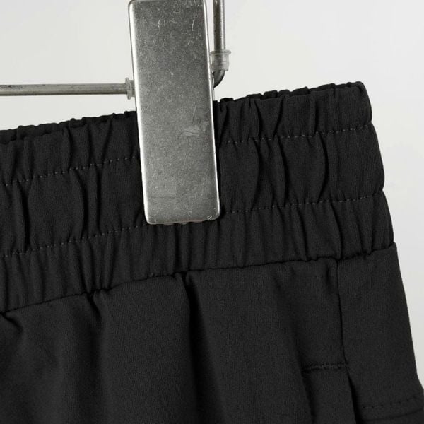 Chi tiết cạp chun toàn vòng của quần short nam