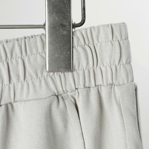 Chi tiết cạp chun co giãn quần short thun xám nam big size