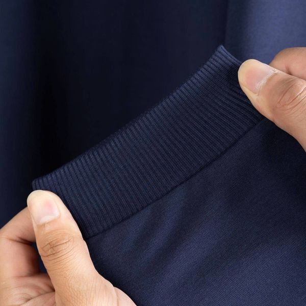 Chi tiết áo nỉ xanh trơn big size nam Akyoo