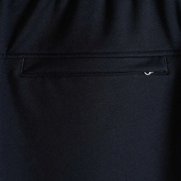 Chi tiết quần nỉ viên logo big size nam Akyoo