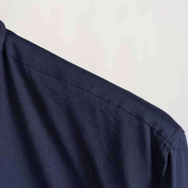 Chi tiết áo sơ mi đũi xanh than big size nam Akyoo