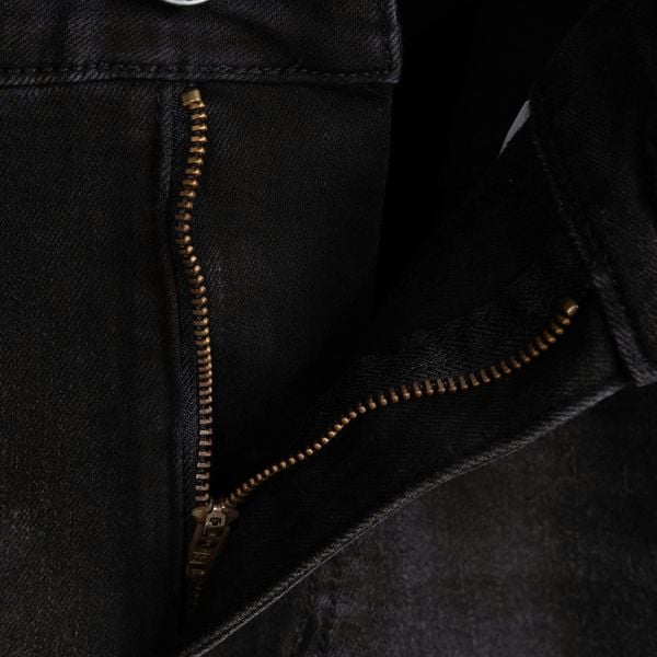 Chi tiết quần jean đen xước big size nam Akyoo