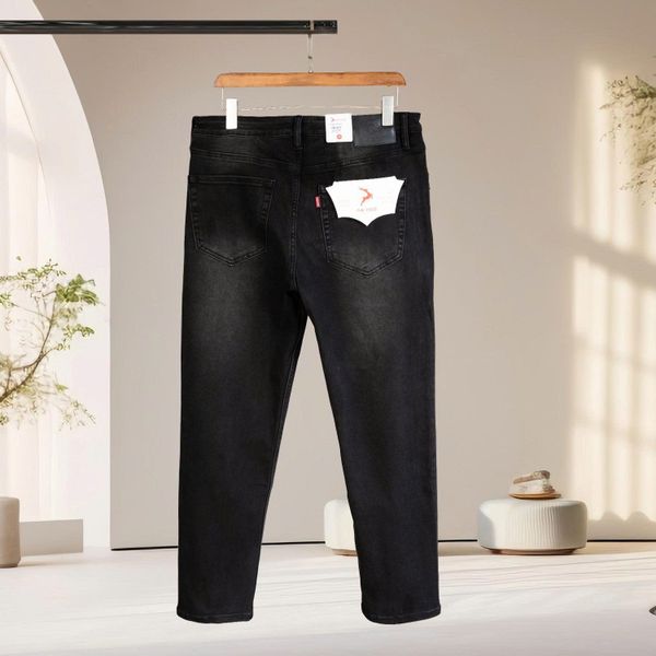 Chi tiết quần jean đen xước big size nam Akyoo