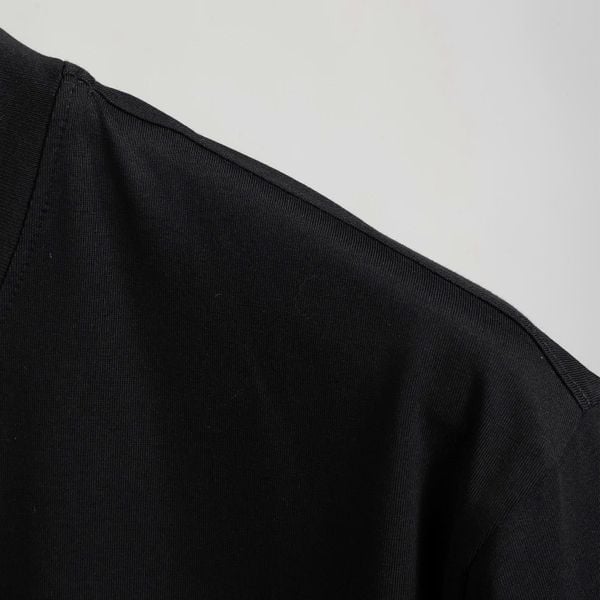 Chi tiết áo thun đen in big size nam AKYOO