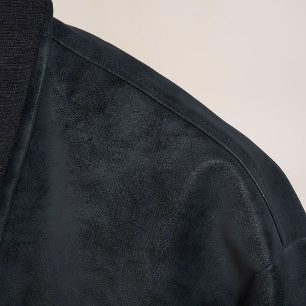 Chi tiết áo da big size nam AKYOO