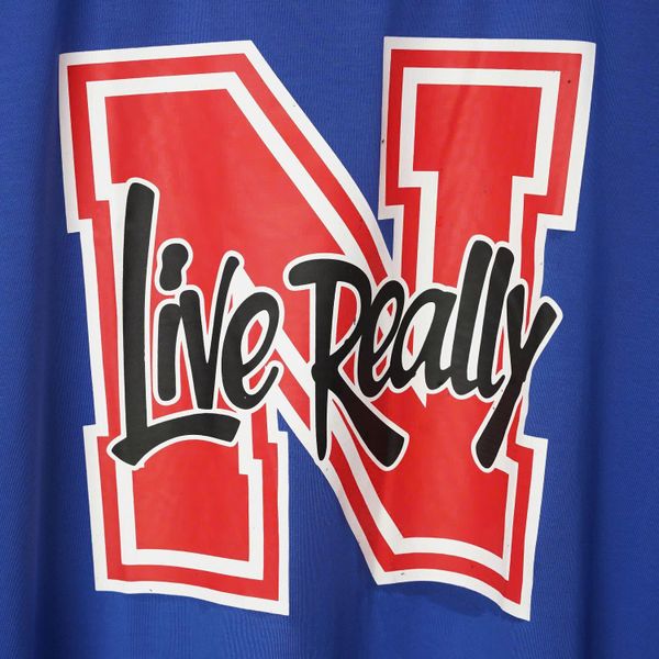 Chi tiết áo thun xanh in big size nam AKYOO