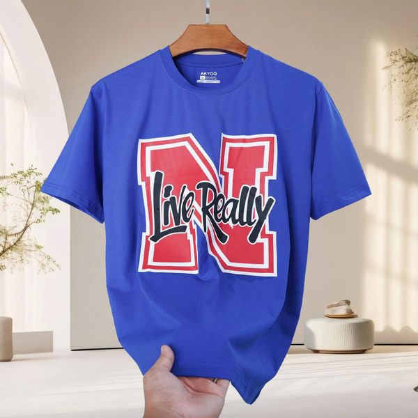 Chi tiết áo thun xanh in big size nam AKYOO