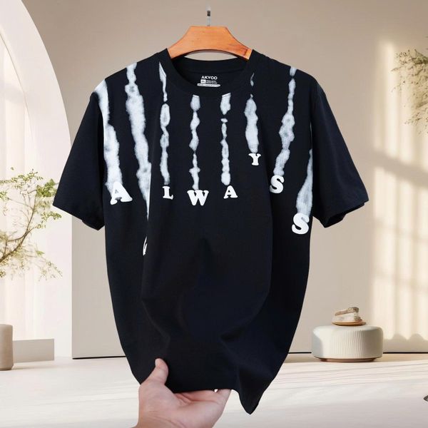 Chi tiết áo thun đen họa tiết big size nam AKYOO